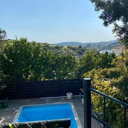 Apartment Beautiful Quiet Ground Floor With Pool Parekklisia